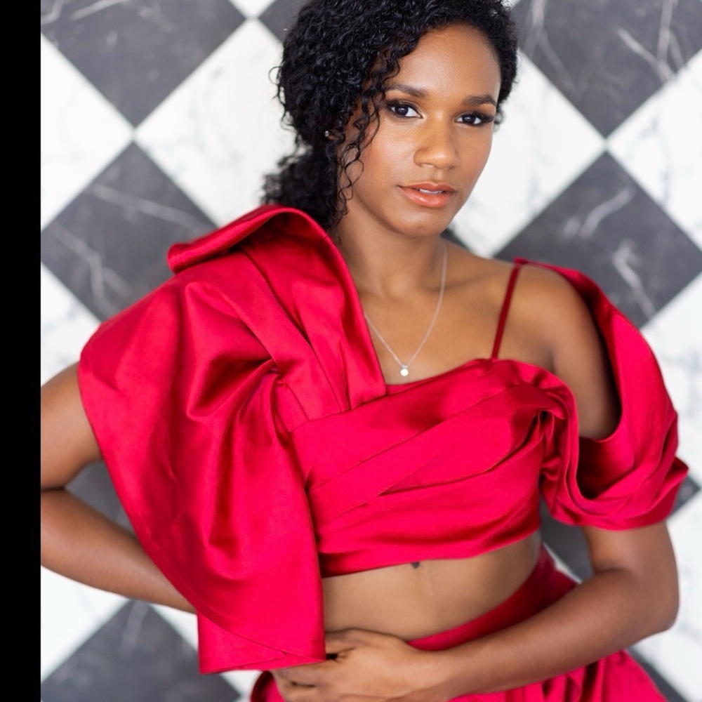 Making the cut  Satin One-Shoulder Crop Top in Vibrant red